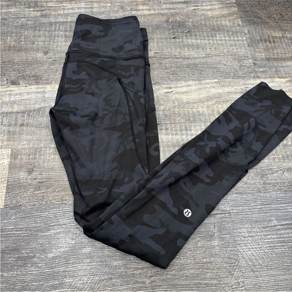 Lululemon Leggings Size 4 Camo Pockets Buttery Soft - Picture 1 of 6